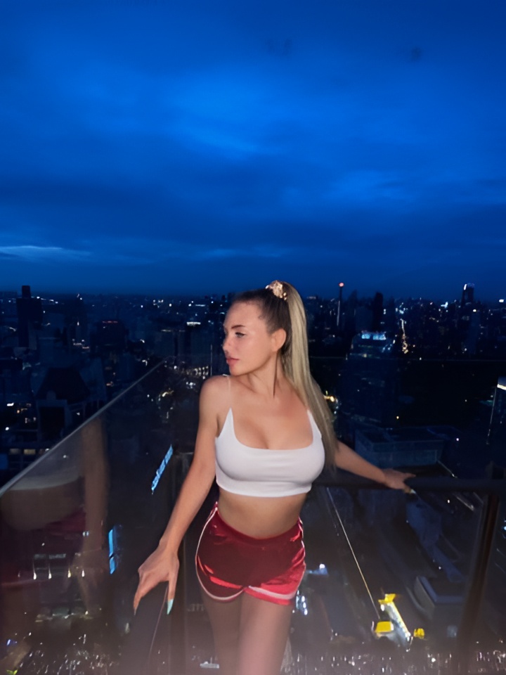 Лаура привлекательная девушка из Петровск-забайкальский цена от 2500 руб